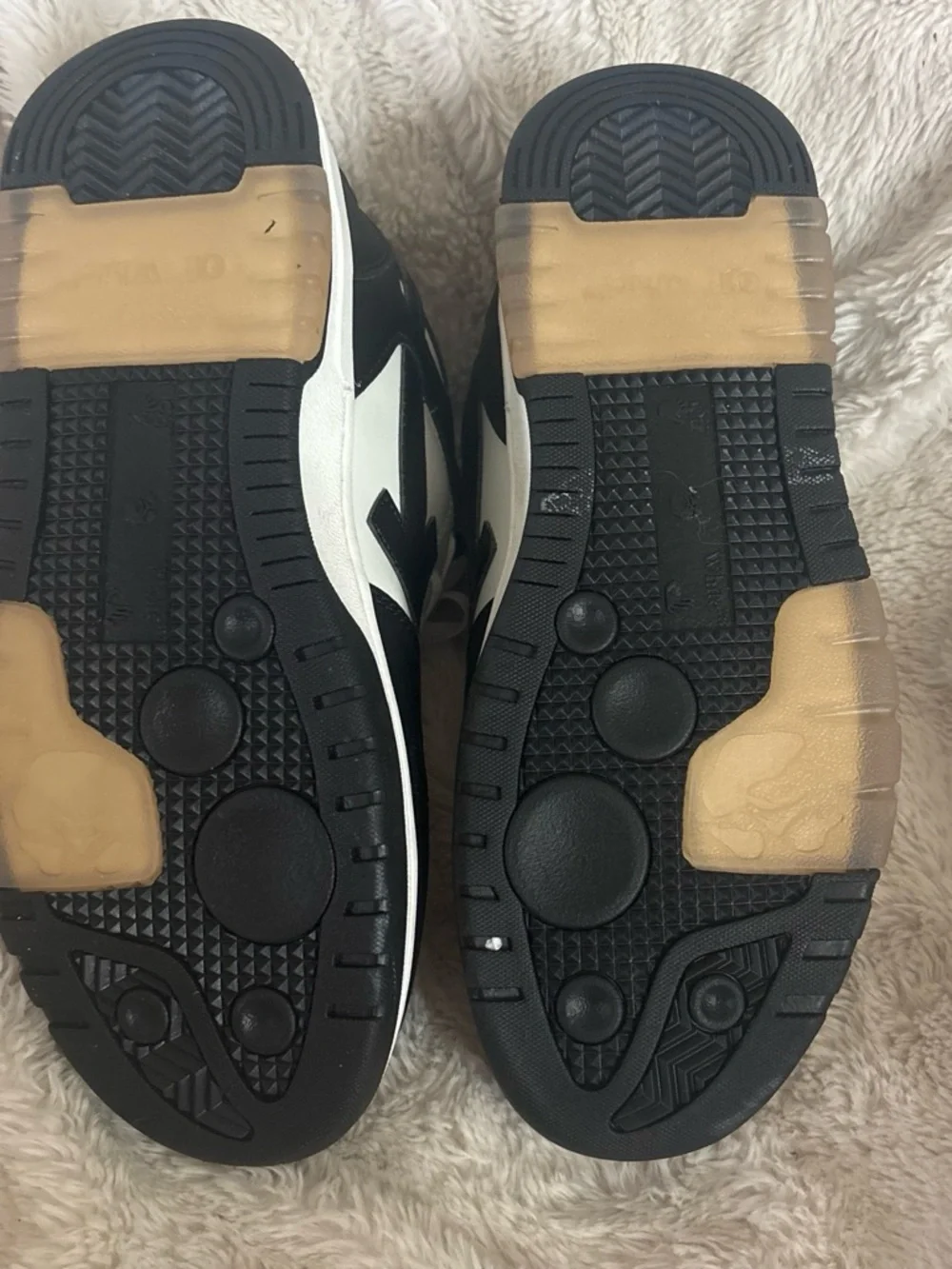 Off-White Black & White Low-Top Sneaker with '40' Tongue Marking